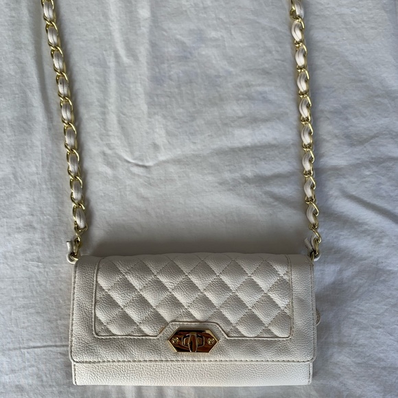 Steve Madden Detachable Quilted Crossbody Wallet - Picture 2 of 5